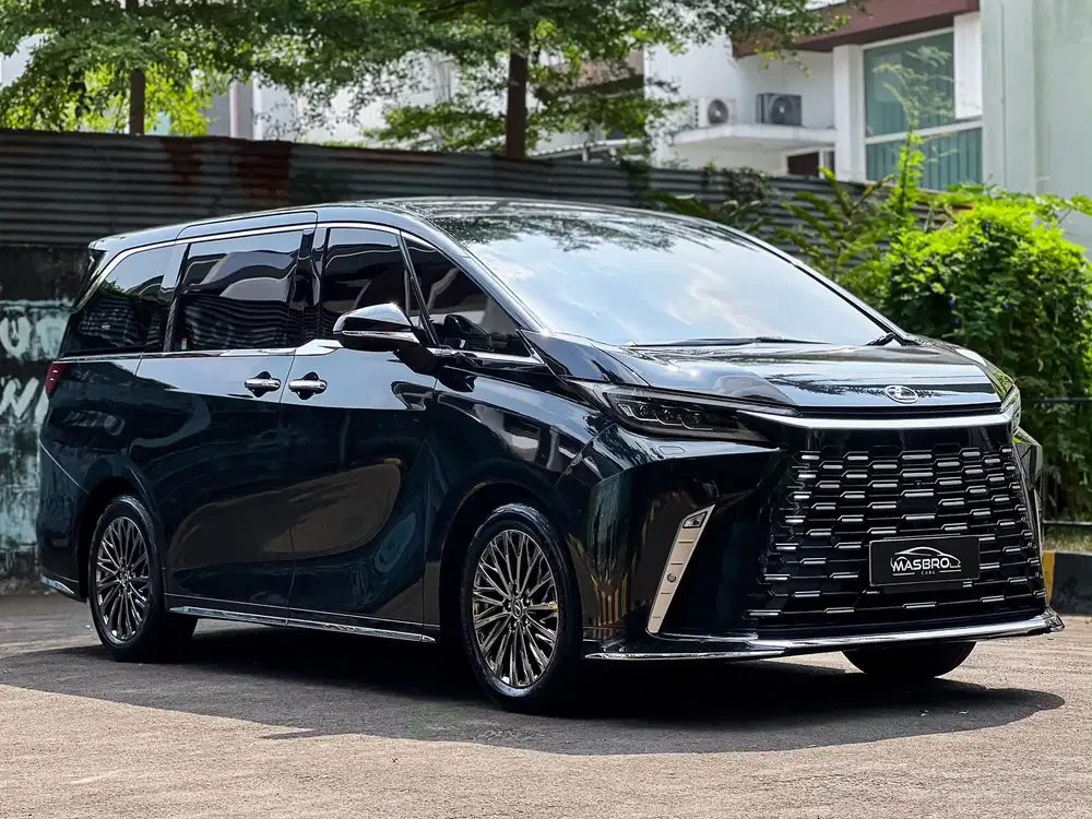 Lexus LM350h 7s 2024 24rb KM Pristine condition no minus tangan pertma