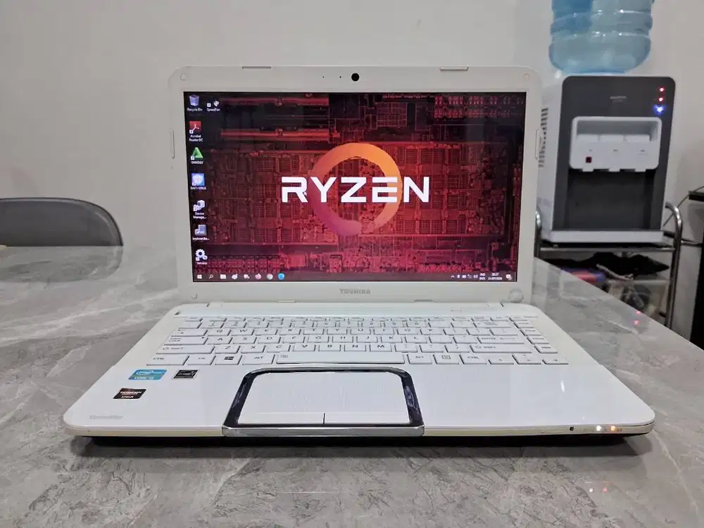 TOSHIBA L840 i5 2.5GHz 6GB SSD 128GB BONUS HDD 500GB VGA ATI Radeon