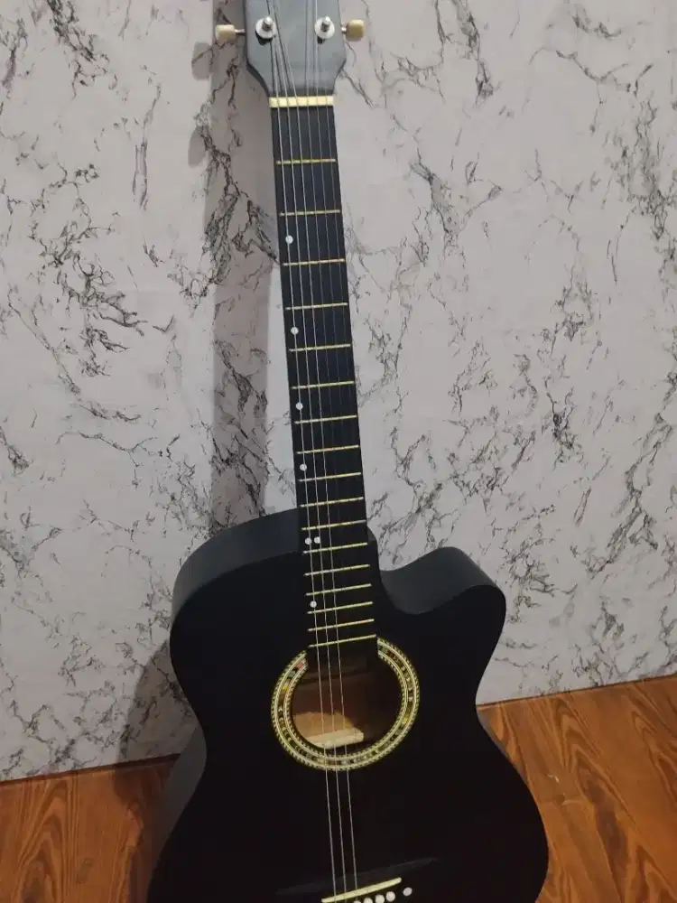 Gitar Second belum tanam besi