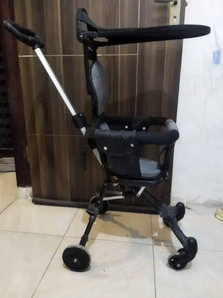 Di jual stroller bayi
