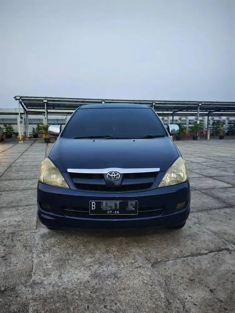 Toyota Kijang Innova V Matic 2006