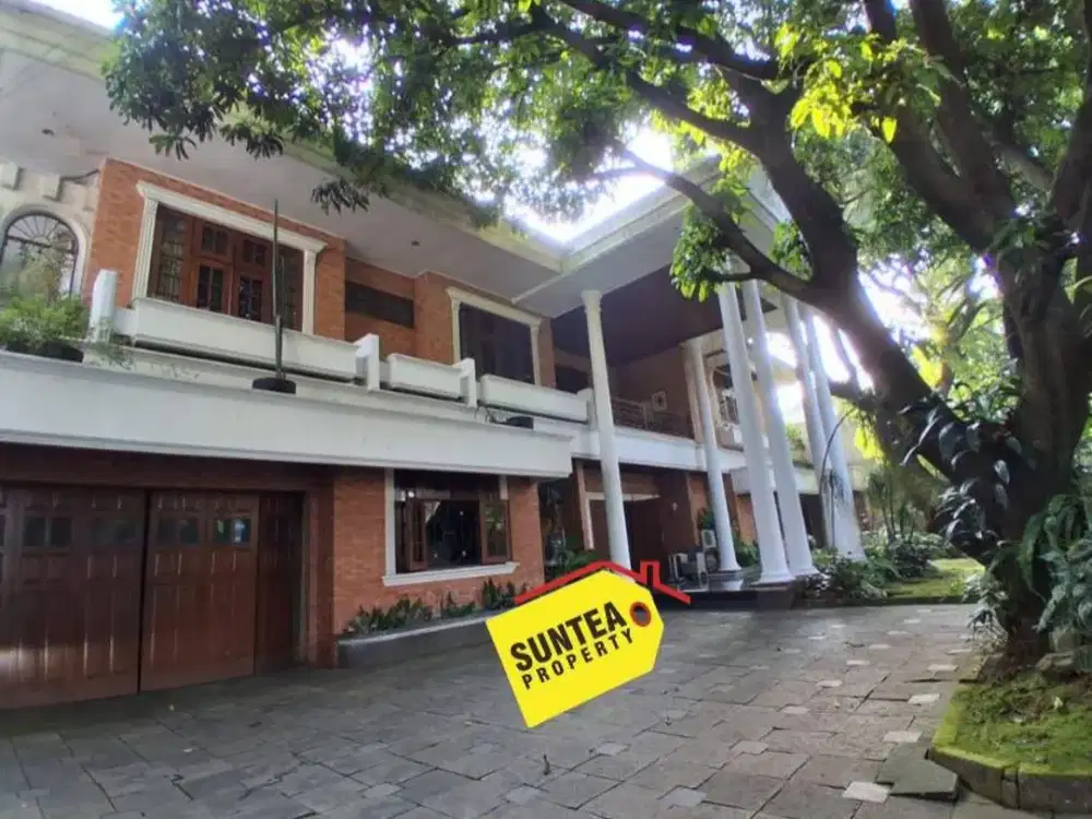 dengan lift dan kolam renang rumah asri di pondok indah harga nego