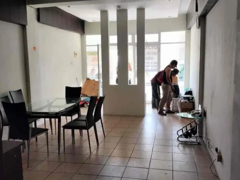 Dijual ruko di lokasi apartemen metropolis hadap jalan raya cocok untuk usaha aatau kantor