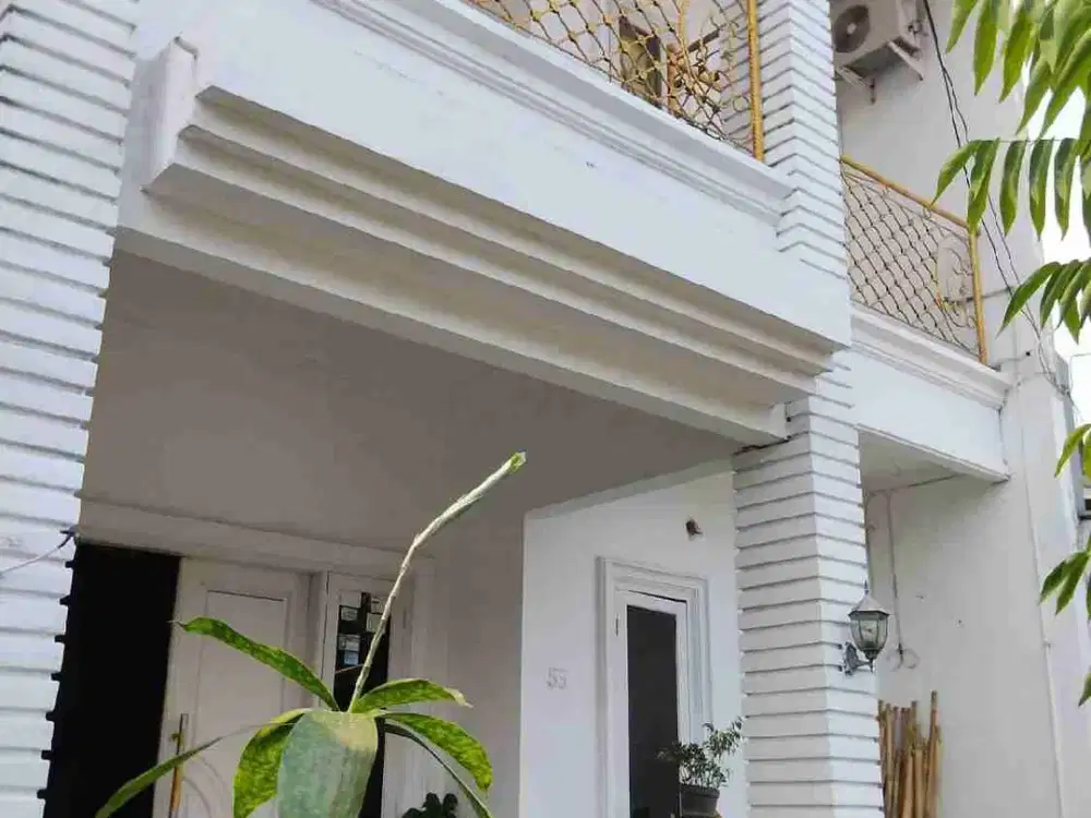 Disewakan rumah 2 lt 12 x 20 m2 di Kelapa Dua Belakang Mall SMS Serpong, ada 4+1 kt 3 km shm hadap selatan, carport 3 mobil. Survei yuk, nego yuk!