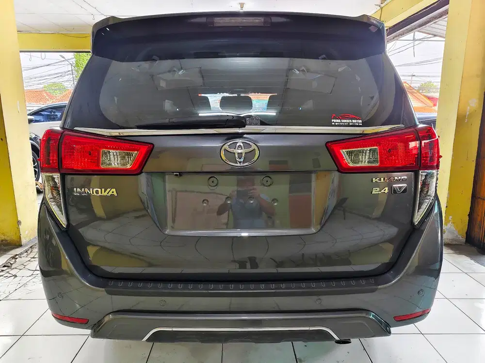 LOW KM..! TOYOTA INNOVA 2.4 V DIESEL AT 2017 MATIC SOLAR VENTURER 2018
