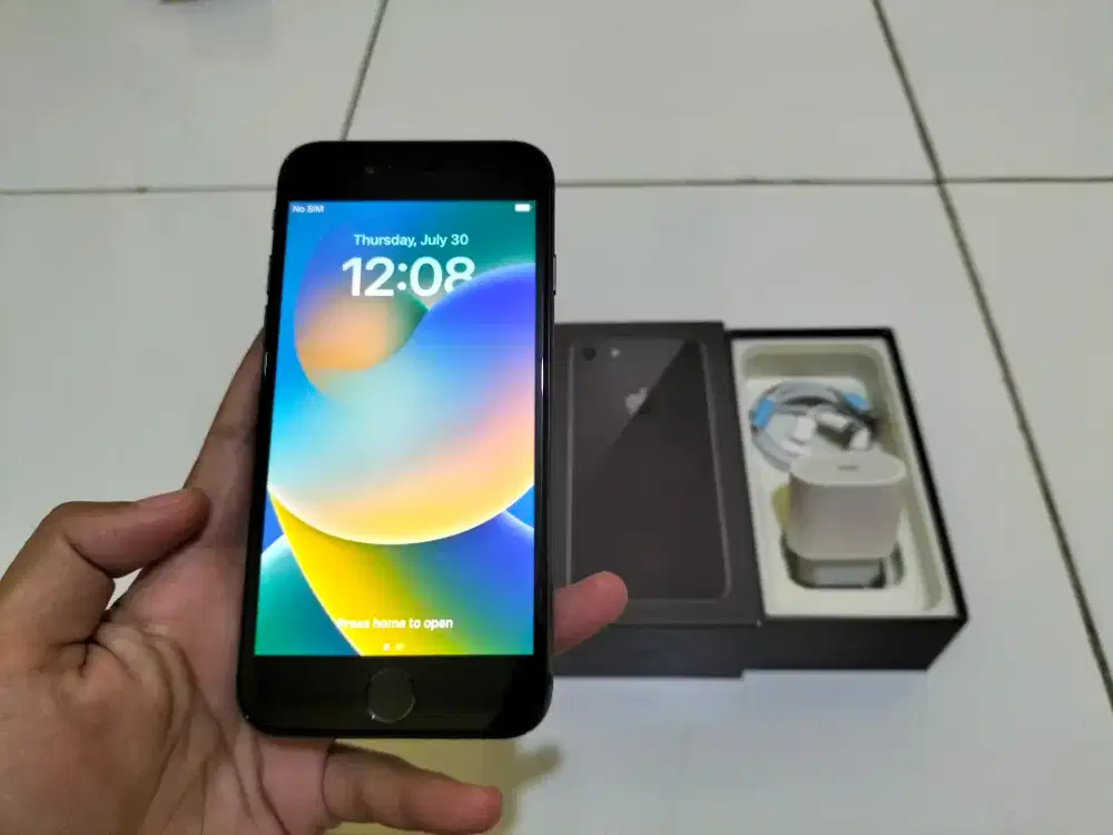 Jual iPhone 8 64GB Black 4G LTE  Kondisi Mulus Terawat, BU