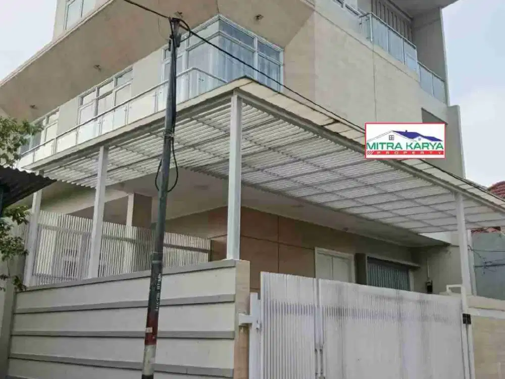 rumah baru siap huni 3 lantai 
kelapa gading