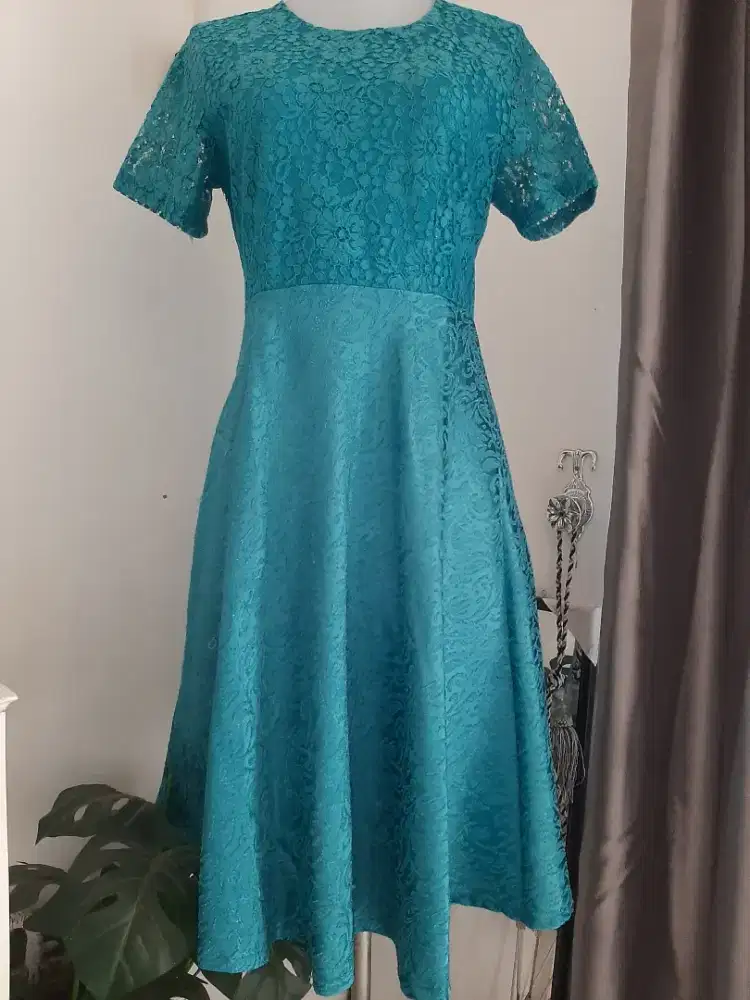 Dress Renda Cantik kondisi LIke New. LD96cm PJ93cm