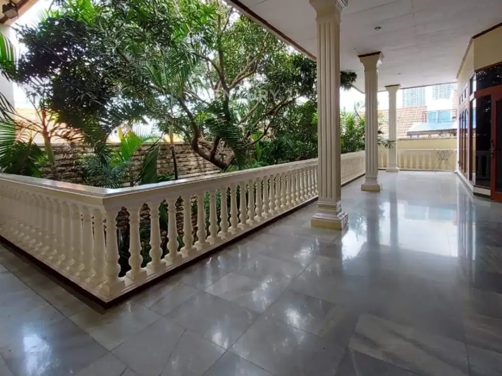 DI JUAL RUMAH CIPETE UTARA KEBAYORAN BARU JAKARTA SELATAN