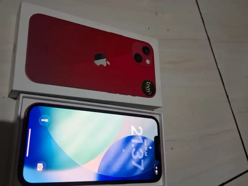 Iphone 13 red colour