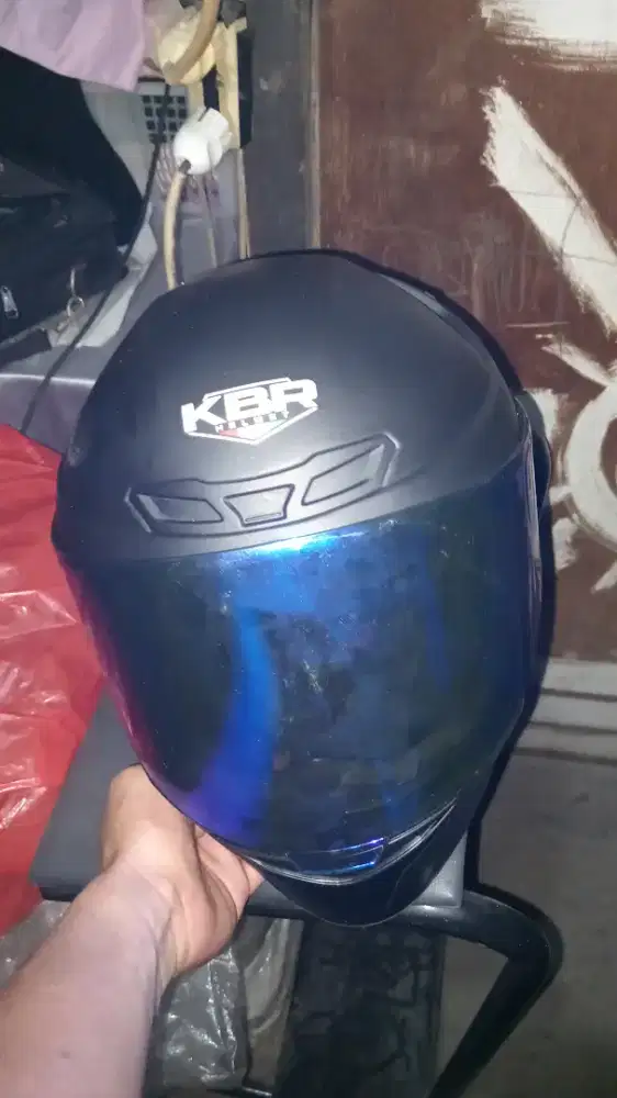 Helm bekas jual