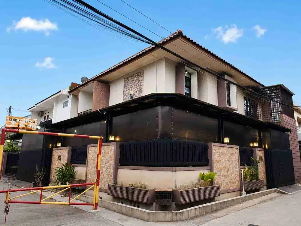 DIJUAL – Rumah Hoek Cocok Usaha di Taman Kopo Indah