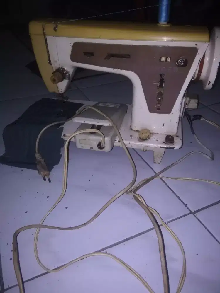 Mesin zigzag vortibel