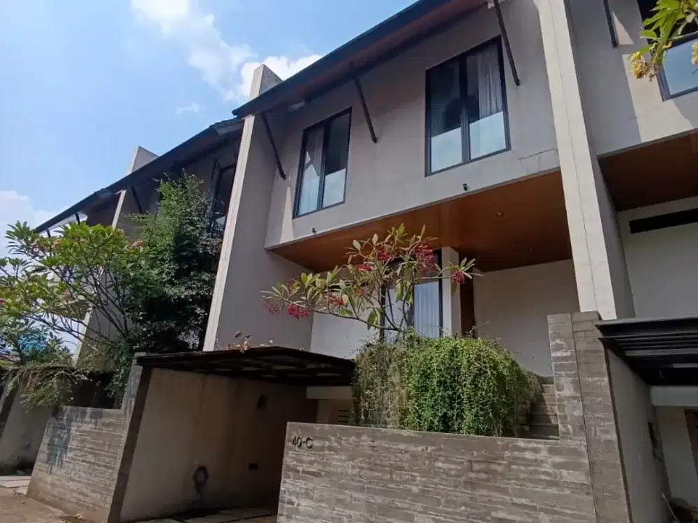 Rumah townhouse di Bangka, Kemang untuk disewa / dijual. Jarang ada, lokasi sangat strategis