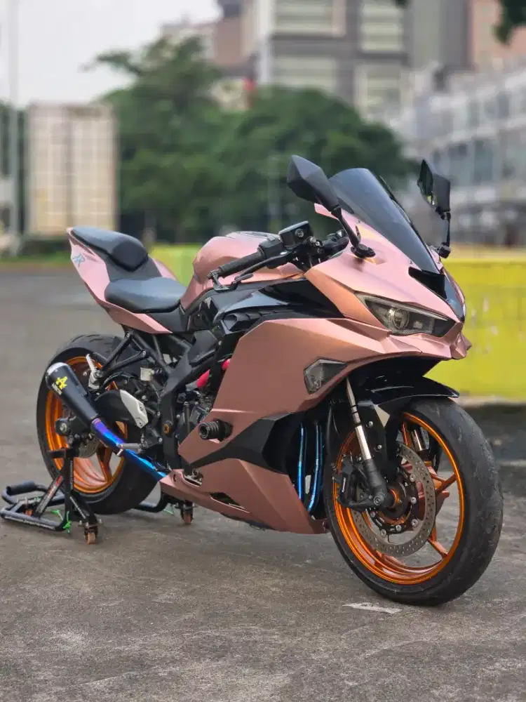 Kawasaki ZX25R NON ABS TFT With ARROW