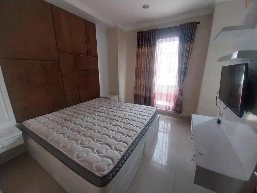 Disewakan Rumah 2 Lantai  di Algeria Park Furnished, BSD City