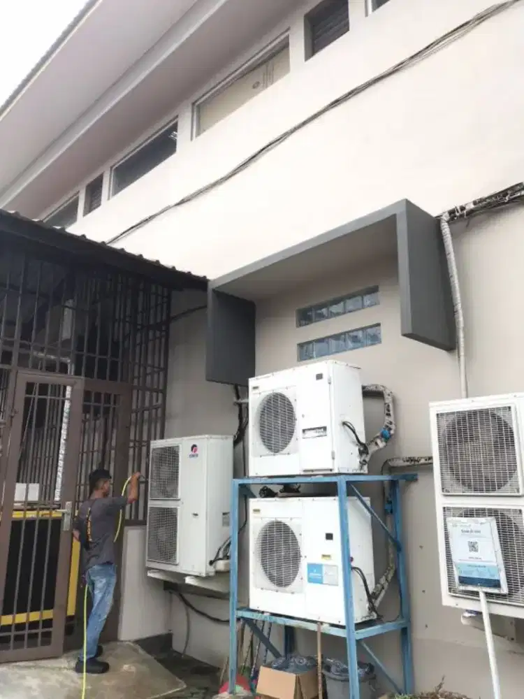 Service Ac,Kulkas,Pompa Air,Mesin Cuci dan Bongkar Pasang AC.