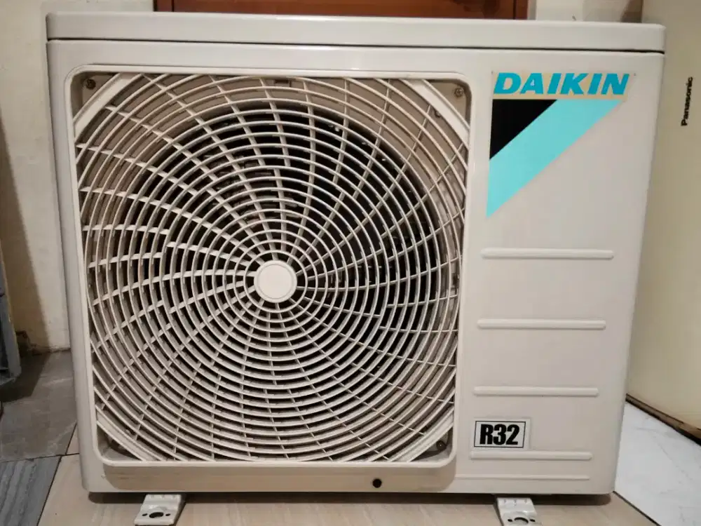 Outdor ac Daikin 1pk orisinil