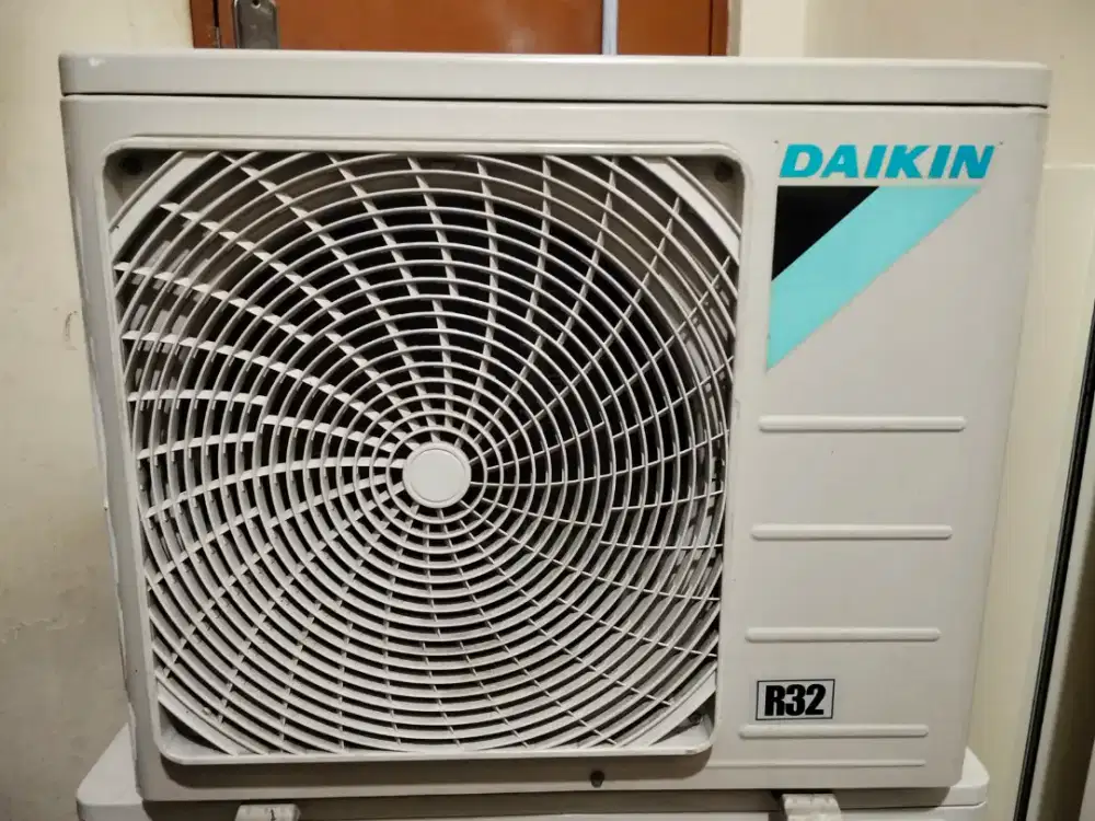 Outdor ac Daikin setengah pk orisinil