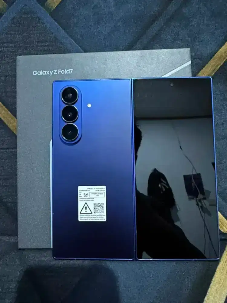 Samsung Z fold 7 internal 12/512 sein