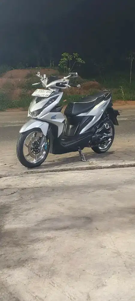 Beat deluxe generasike 1 tahun 2024