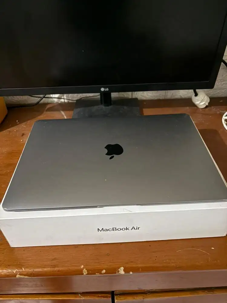 Macbook air m1 midnight grey 8/256