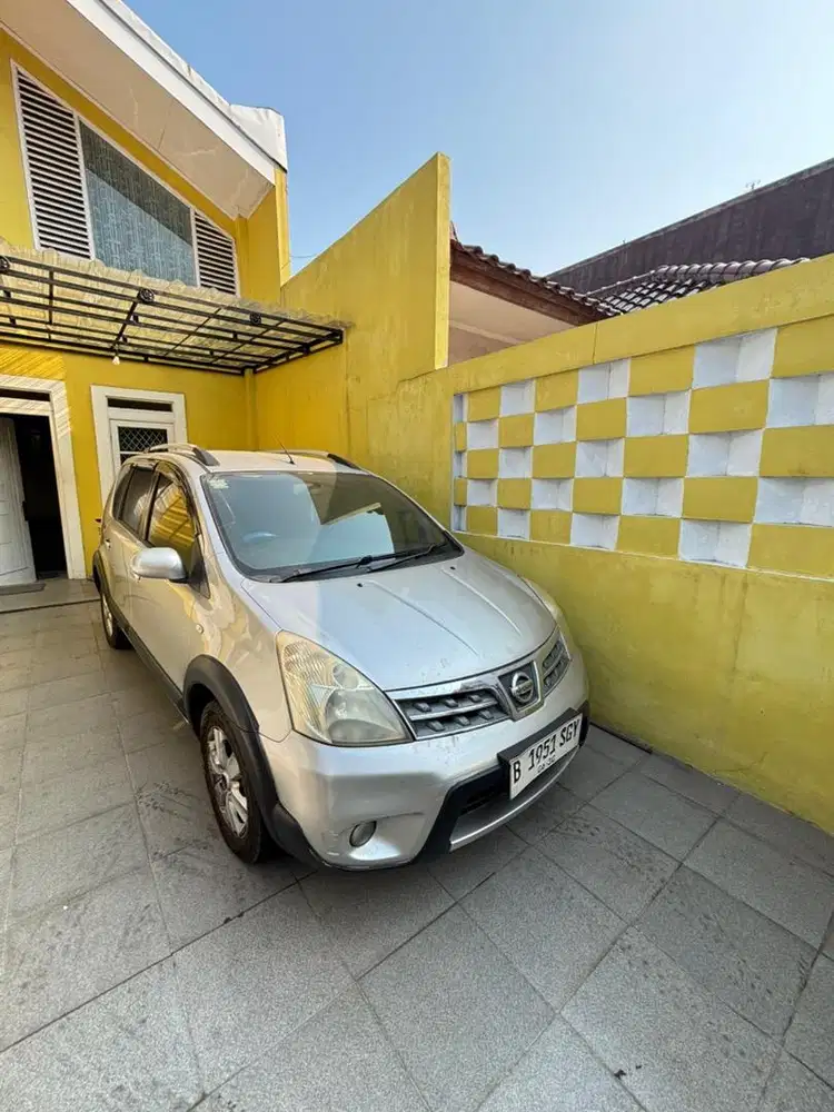 NISSAN GRAND LIVINA Xgear AT  2012
