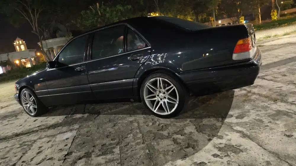 W140 S 320 tahun 1998 warna Emerald Green Metalic
