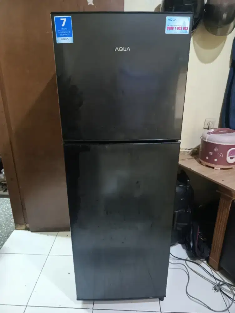 Kulkas 2 pintu merk AQUA normal free ongkir siap pakai