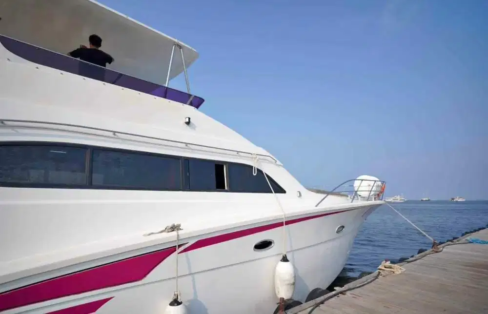 Yatch speedboat
