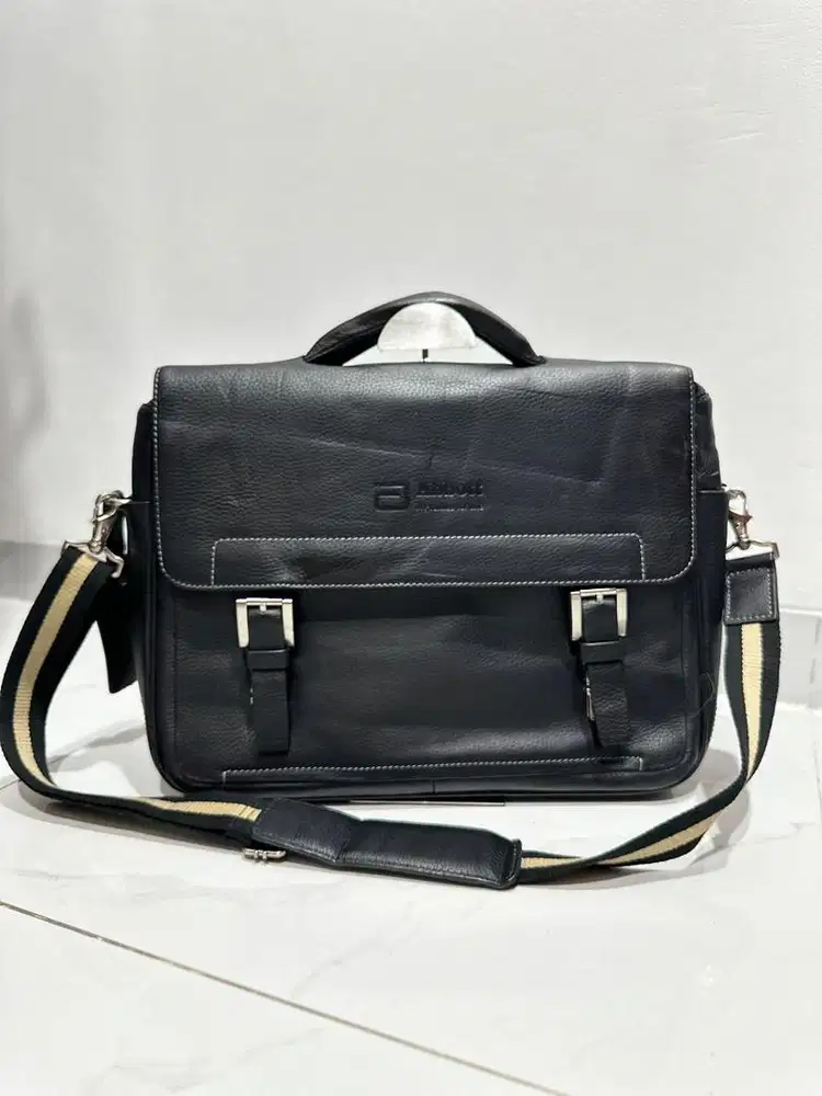 Tas kerja muat laptop kulit
