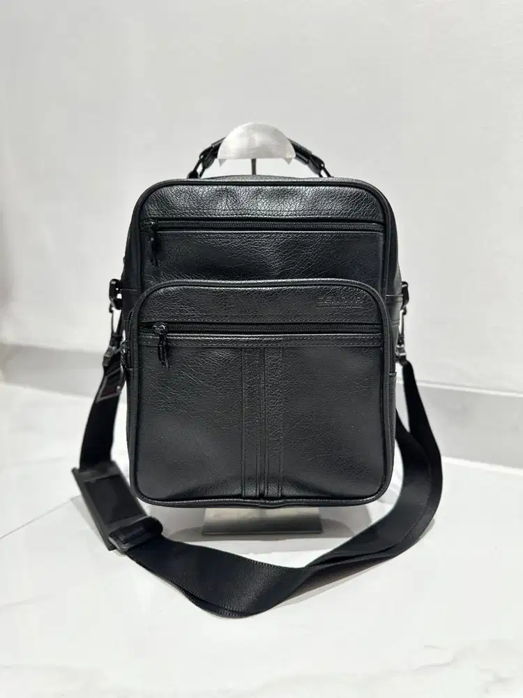 Tas sling/selempang kulit pria