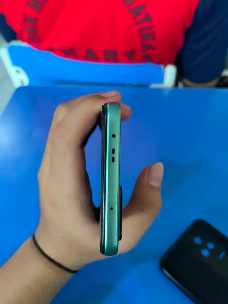 POCO F4 8+8/256