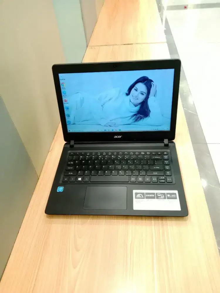 Laptop Acer Mulus Slim RAM 4 GB HDD 500 GB Baterai Awett