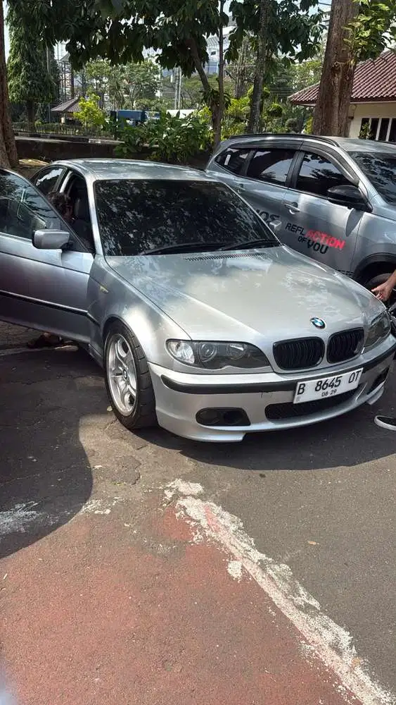 BMW 325i 2004 Bensin