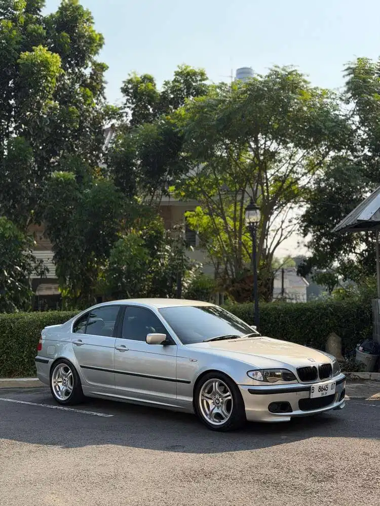 BMW 325i 2004 Bensin