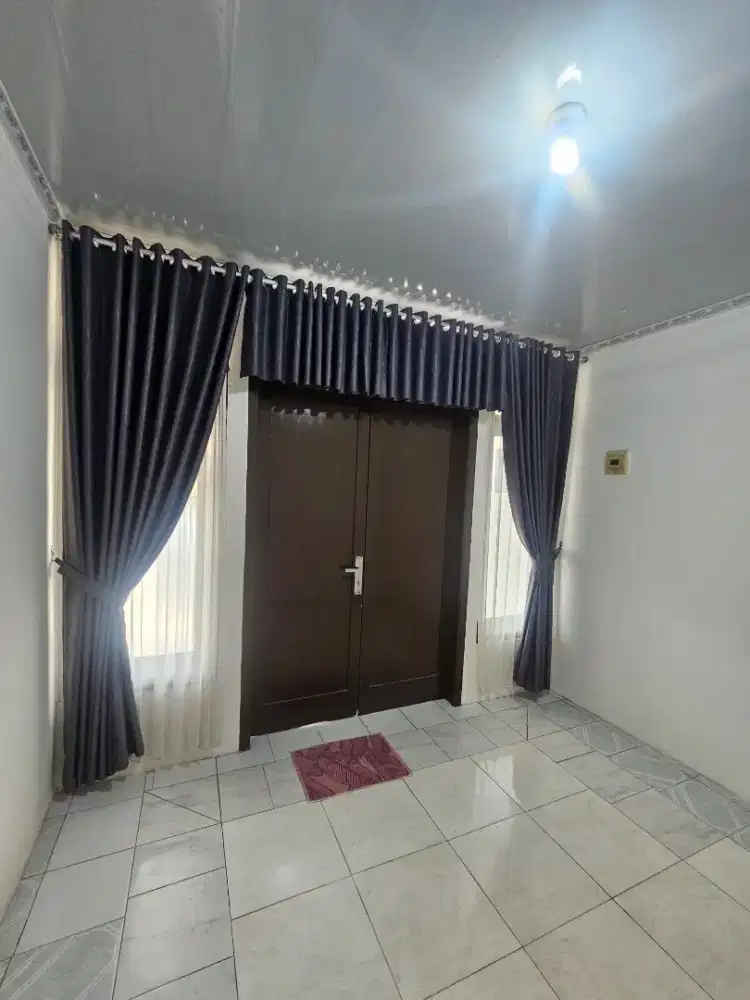 Disewakan Rumah di Tengah Kota Semarang ( Jalan Gergaji , Mugassari)