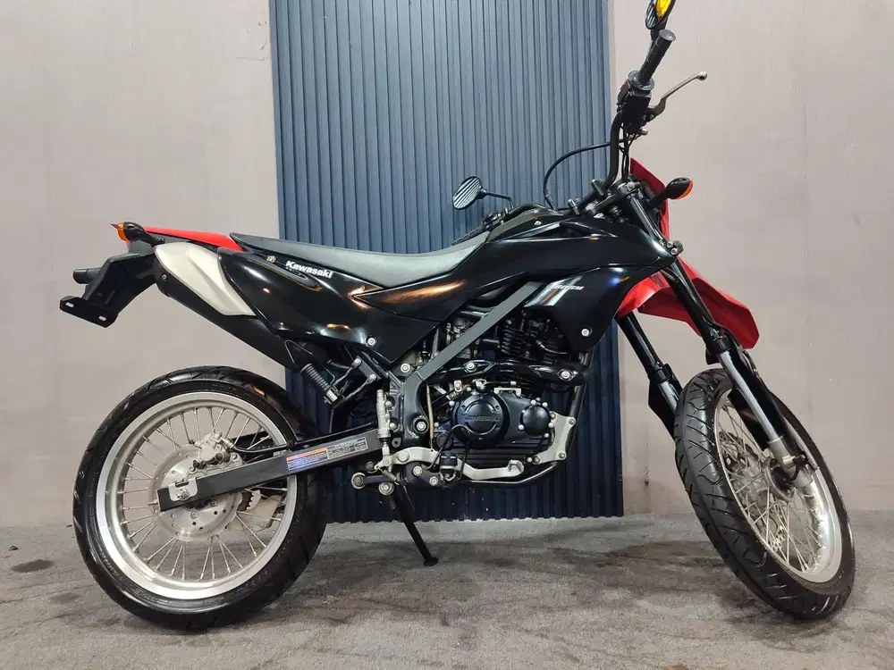 KAWASAKI D-tracker 150 SM 2023 istimewa mulus terawat siap pakai...