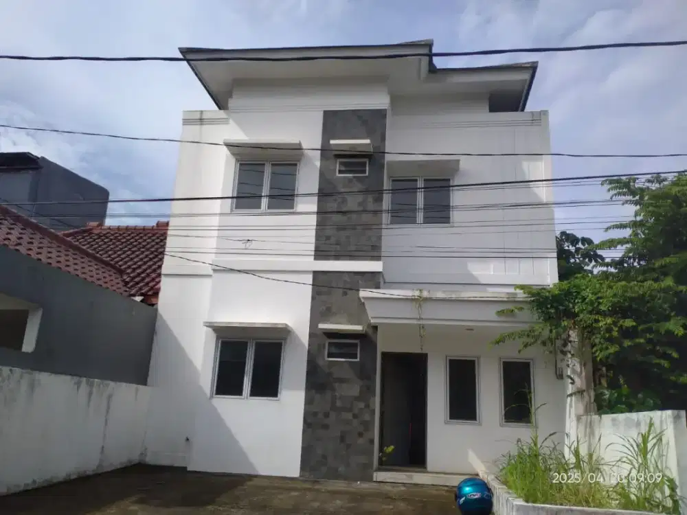 Djual cpt rumah 2lt 1.50m nego sektor puri insani 1 grand depok city