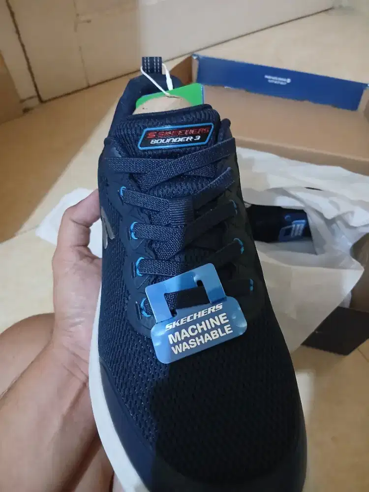 Di jual sketchers bounder 3
