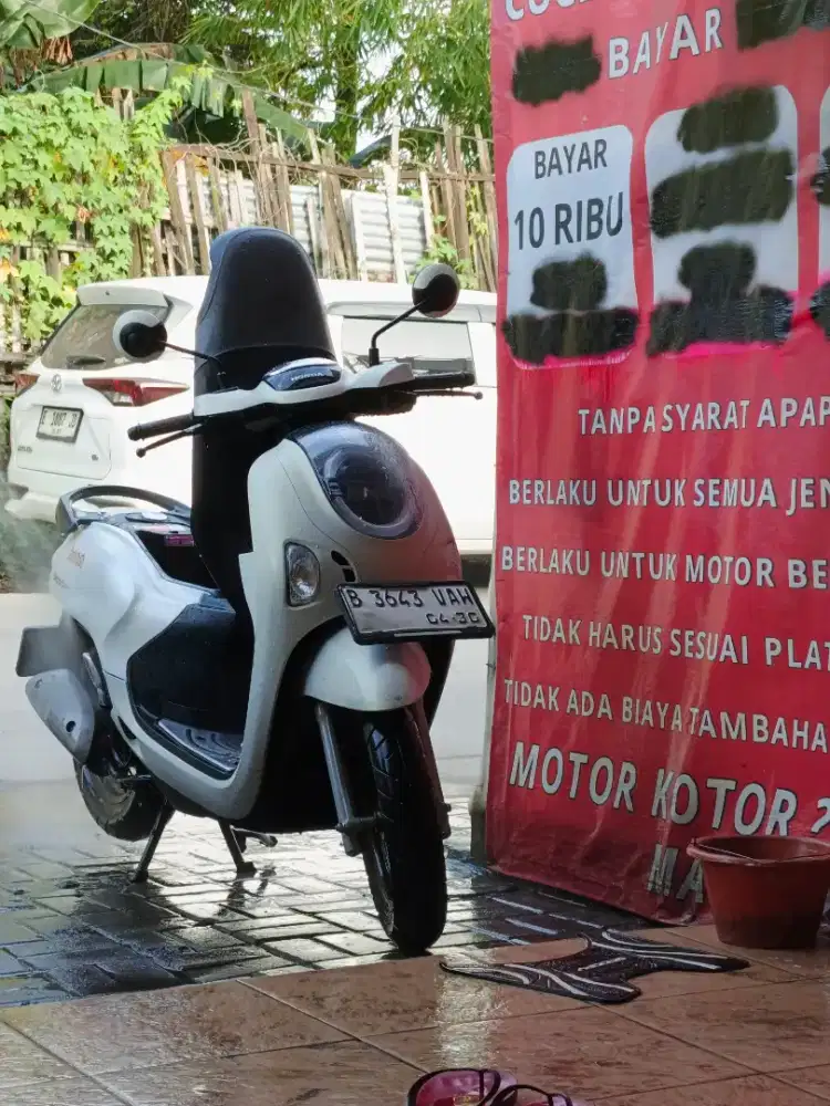Honda Scoopy Prestige (white) 2025