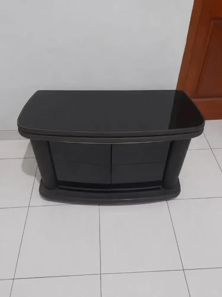 Meja TV Murah serba guna