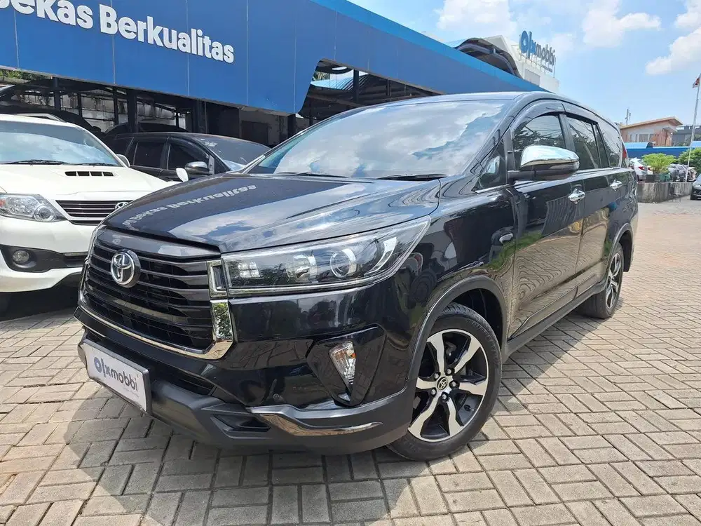 TDP 1 JUTA Toyota Kijang Innova 2.4 Venturer Solar-AT 2022 Hitam CPOUB