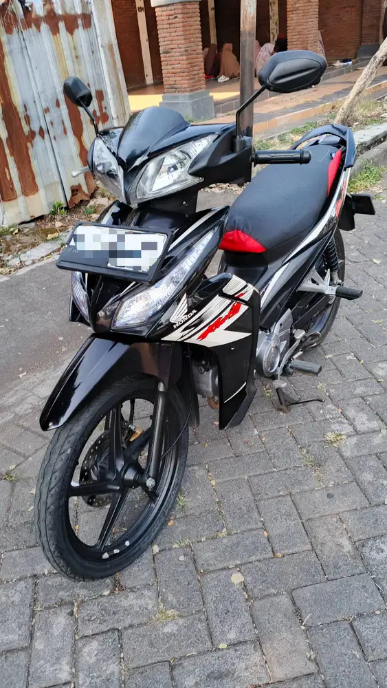 Honda Blade 2013 Mulus Lengkap Hidup