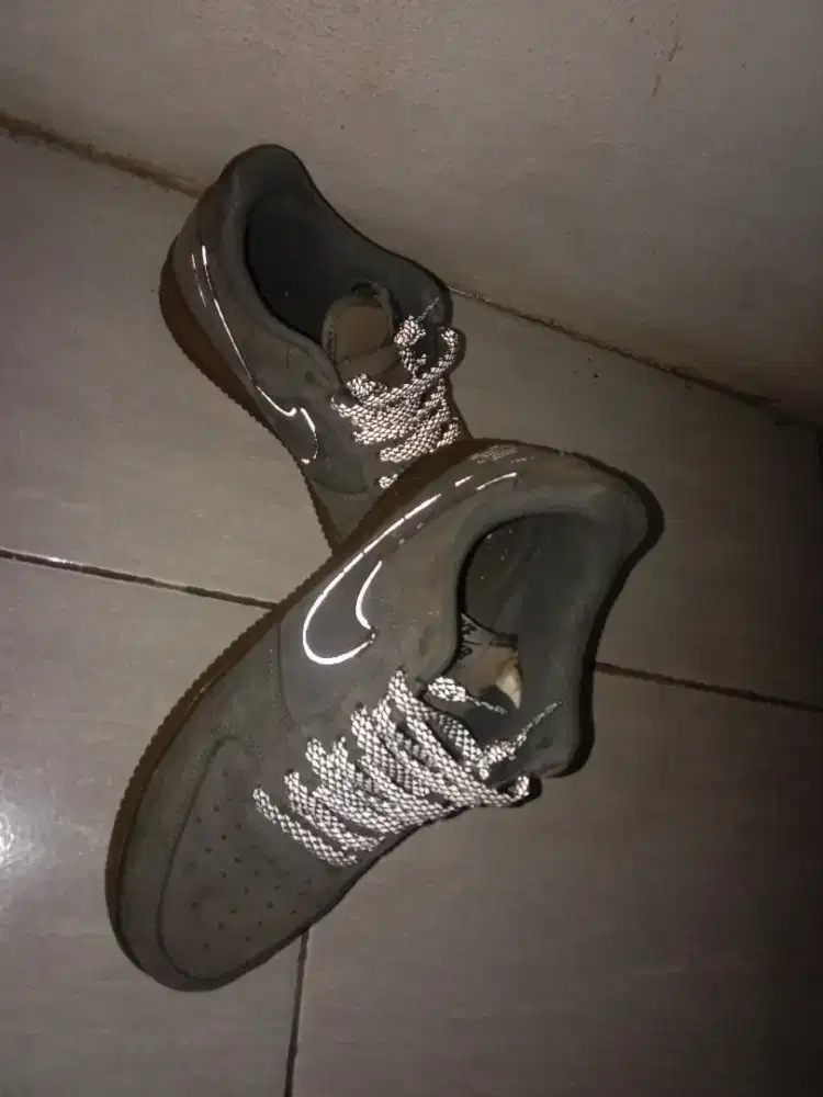 Jual sepatu merk NIKE saya beli awal 2 jutaan gpp sya jual 700