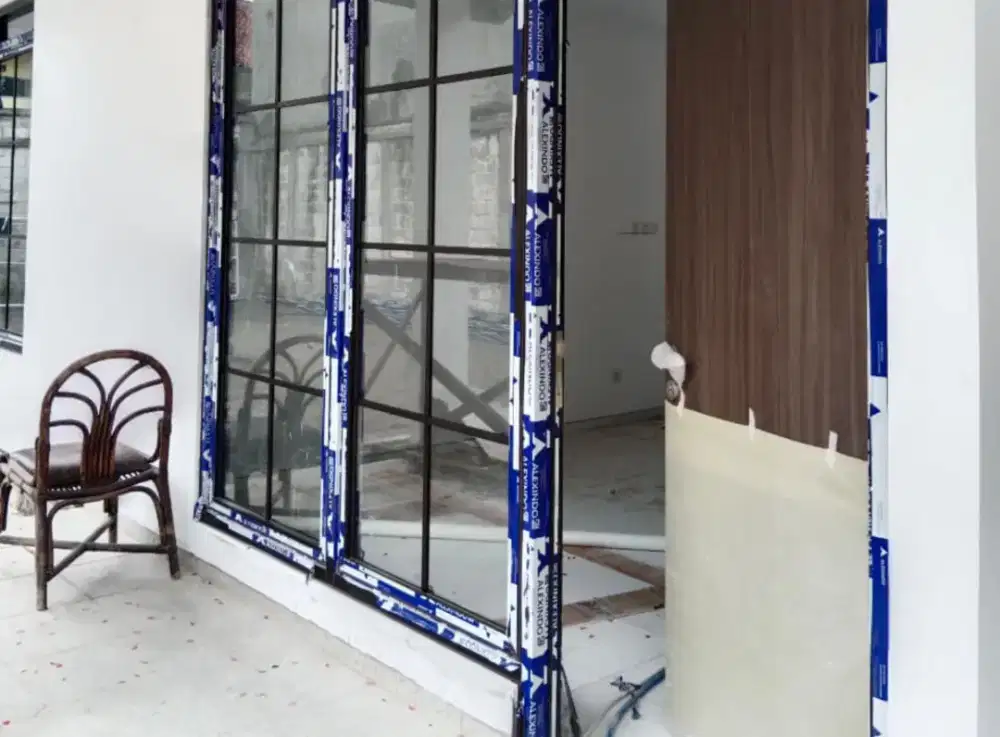Pasang Pintu Kusen Jendela Aluminium Untuk Gedung Rumah Kantor Toko