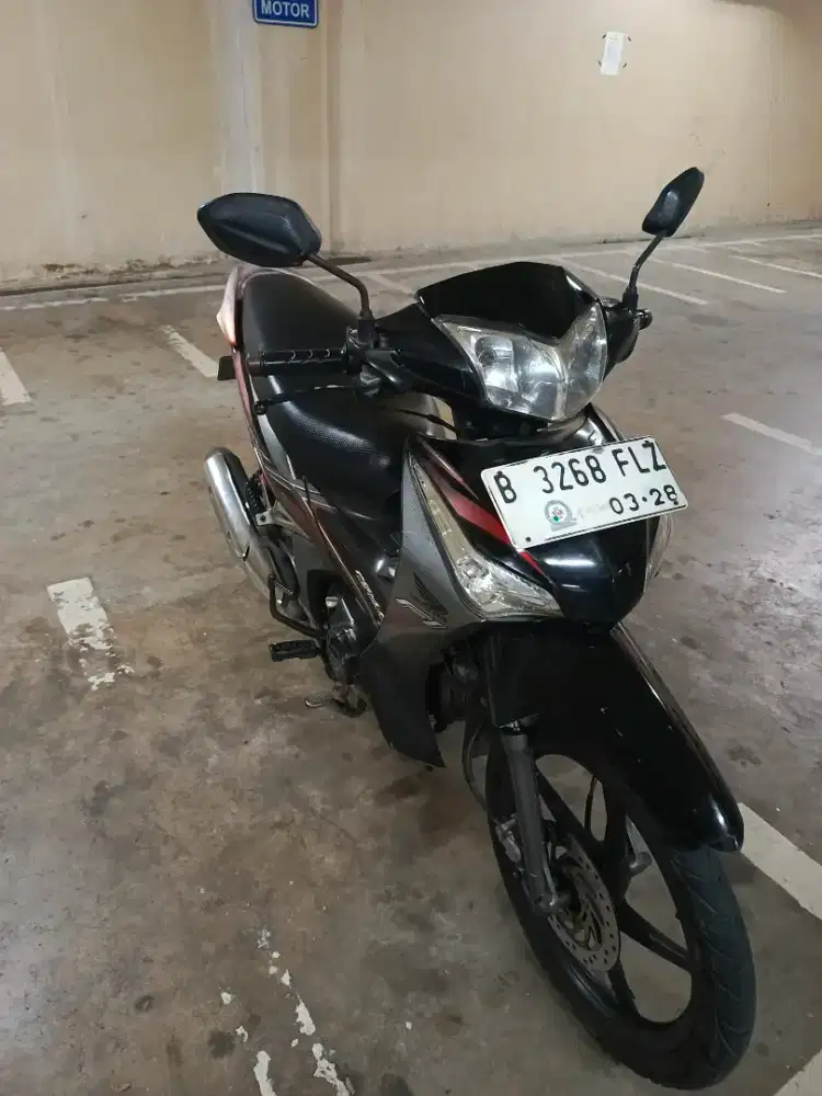 Honda Supra 125 helm in