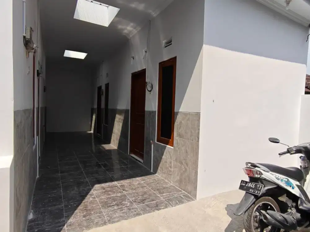 JUAL KOST 4 KAMAR AC KAMAR MANDI DALAM LISTRIK TOKEN PER KAMAR DI KARTASURA KARTOSURO DEKAT KOTA SOLO