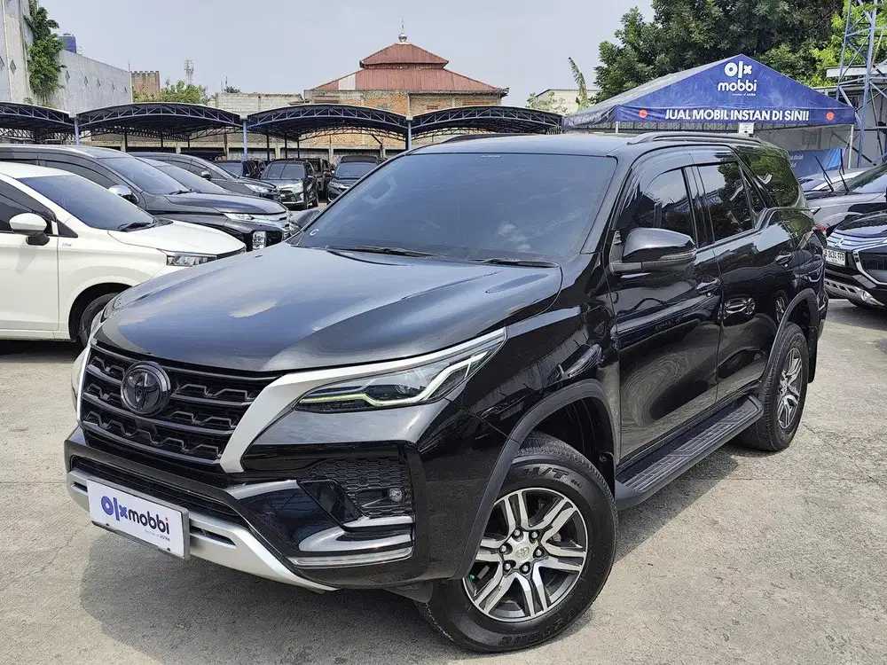 TDP 1 JUTA Toyota Fortuner 2.4 G 4X2 DSL Solar-AT 2022 Silver CBJDB