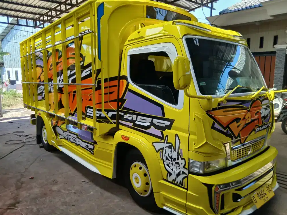 Full Modif ! Mitsubishi Canter FE74 HD 125 PS Warna Kuning Tahun 2023
